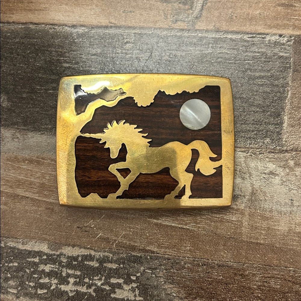 Brass unicorn belt buckle Wood Inlay and Mother-of-Pearl Detail - - Picture 3 of 3